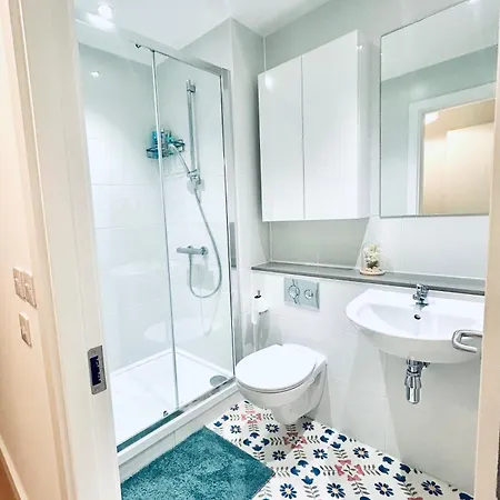 Ensuite Double Room- 10 Mins To Airport * Dublín