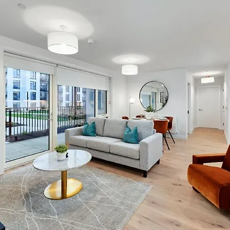 Ensuite Double Room- 10 Mins To Airport