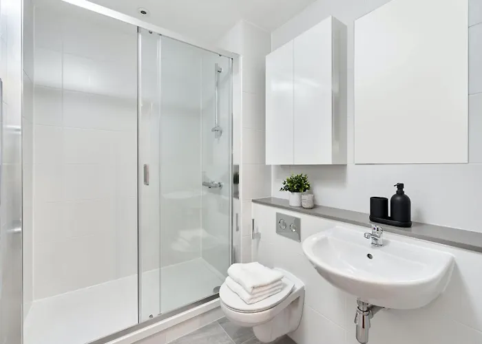 Ensuite Double Room- 10 Mins To Airport Apartment Dublin